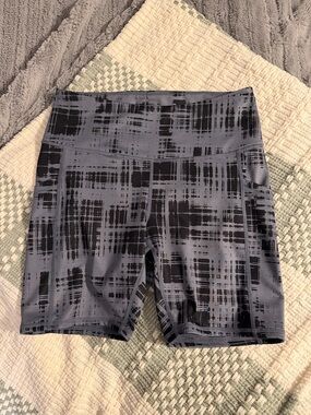 Women’s Zella biker shorts 🖤